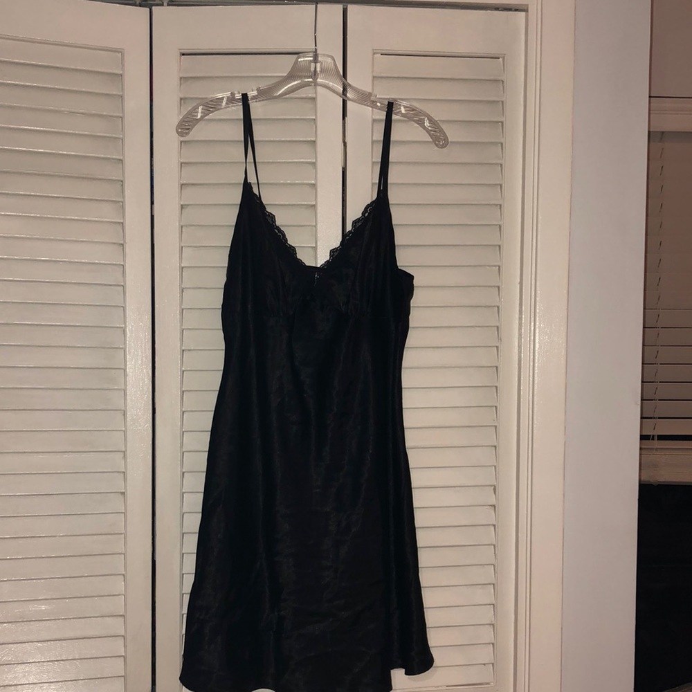 Secret treasures sleepwear black size large (12/14)